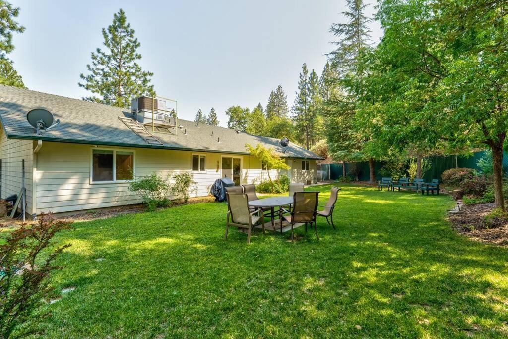 Acorn House - Charming House In Green Heaven With Pool Table With Lovely Backyard Oakhurst Dış mekan fotoğraf